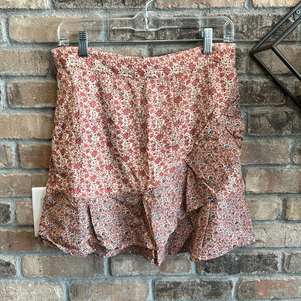 Floral ruffle skirt.